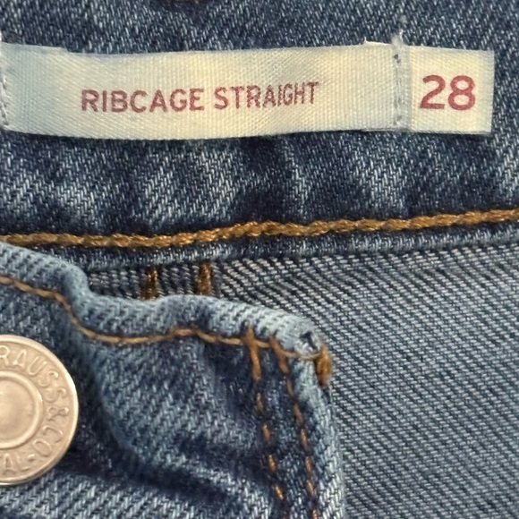 LEVI’S Ribcage Straight Jeans - Picture 7 of 9